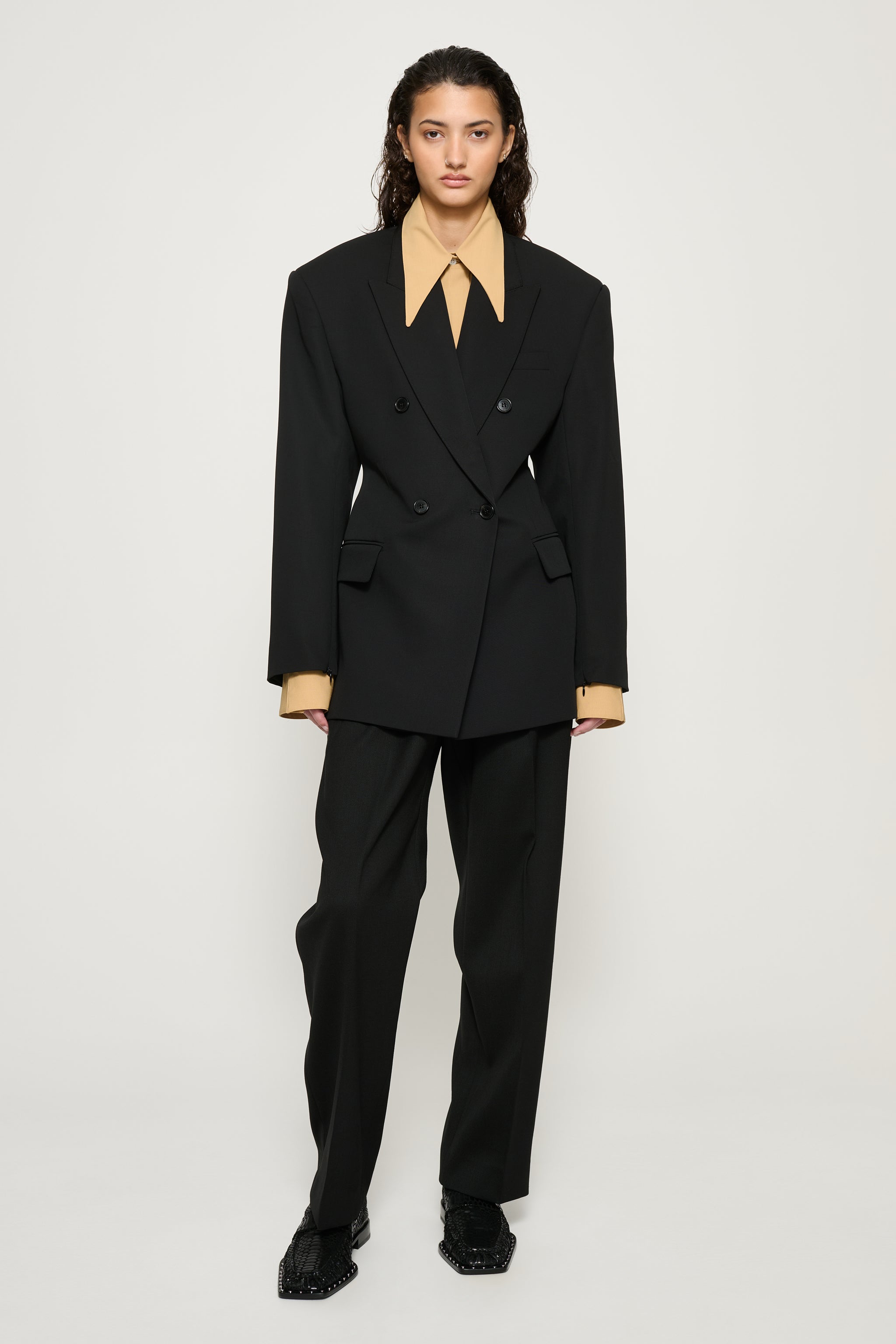 Arwa Hourglass Blazer