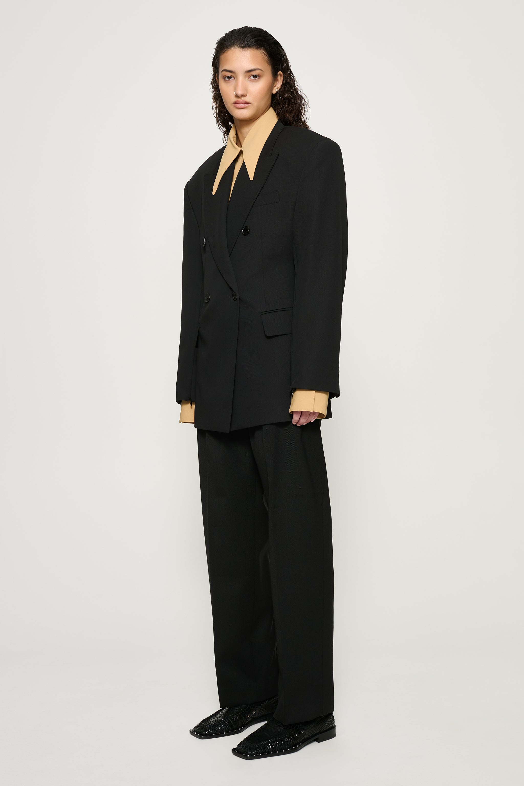 Arwa Hourglass Blazer